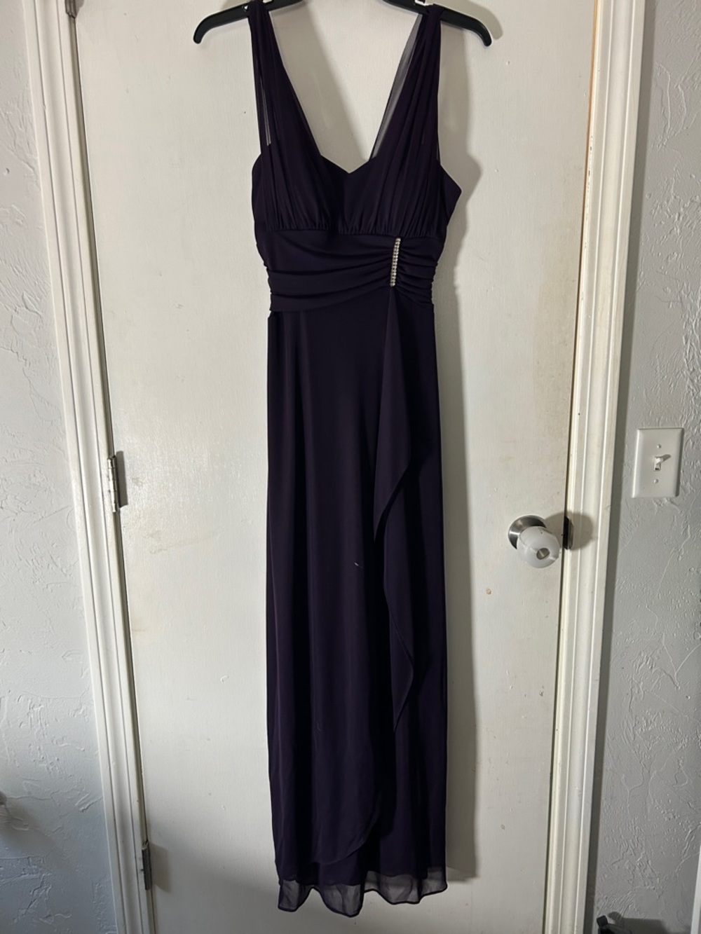 Sleeveless Deep Purple V-Neck Maxi Dress with Side Accent
